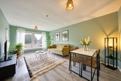 2BR Flat Near Glasgow Uni Hydro and City Centre