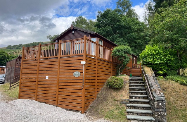 2br-Lodge-Sleeps4-ValleyView-PetFriendly