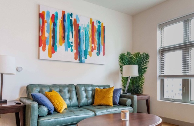 2BR Luxury New Apartment with Gym & Pool