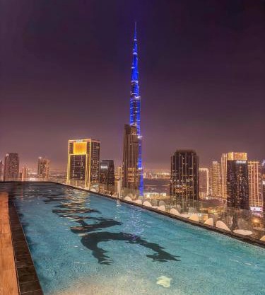 2BR - Rooftop Infinity Pool with Burj Khalifa views in Downtown Dubai