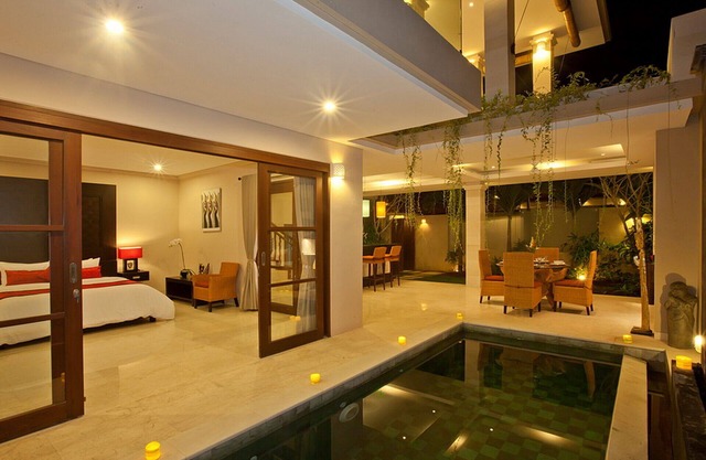 2BR Villa, Short Walk To Batu Belig Beach - DAILY BREKKIE! W/Swimming Pool!