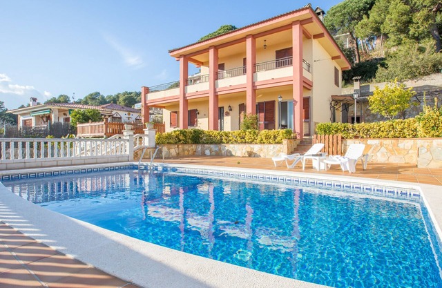 2MAER01 - House for 9 people with private pool located near the beach of Blanes