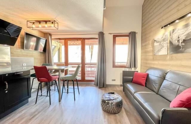 2nd floor, swimming pool, sauna, hammam, tv, ski locker, 30m², Valloire