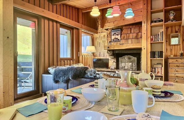 2nd floor, view mountain, balcony, tv, ski locker, 50m², Tignes