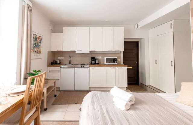 2ndhomes Bright Studio by Esplanade Park