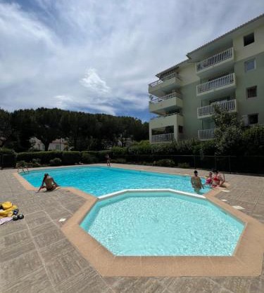 2Pièces, Piscine, Terrasse