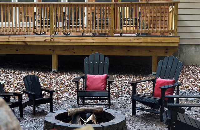 2PM Sunday Checkout · Golf Cart · Dog-Friendly · Fireplace · Kayaks · Game Room