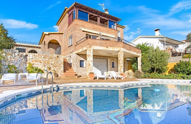 2SOT01 - Nice house for 8 persons with private pool located in a quiet residential area