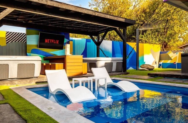 2x HotTub, Pool, MiniGolf, Theater,Games, 20guests