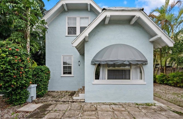 3/2 Ocean Breeze Escape Located on Palm Beach Island