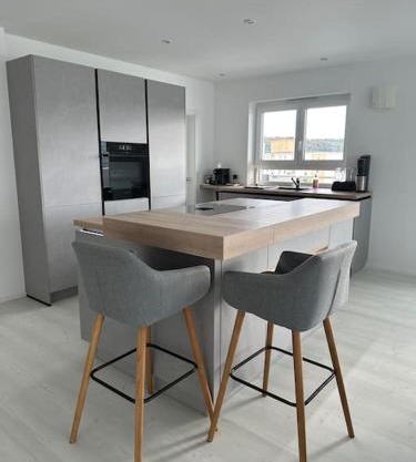 3,5 Zimmer Wohnung im fünften Stock eines Neubau
