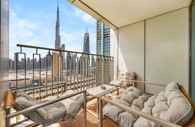 3.5BDR| Downtown, Burj Khalifa View Opp Dubai Mall