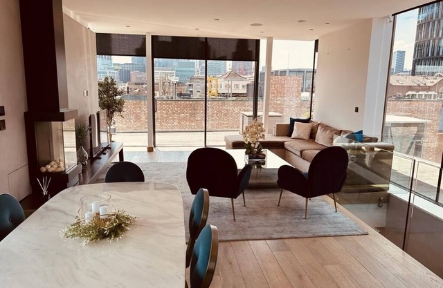 3 Bed 2 Bath Penthouse in the heart of London with large Terrace with city view