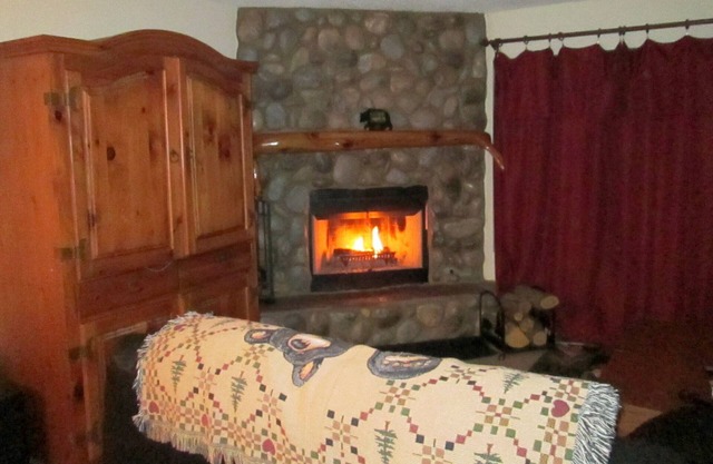 3 Bed, 2 Bath, River Rock Fireplace, Fenced Yard