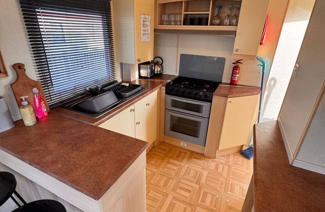 3 Bed Caravan, 8 Berth, Pet Friendly, Parking