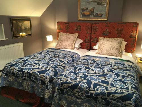 3 Bed House - Sleeps 6 - Pets Garden Parking