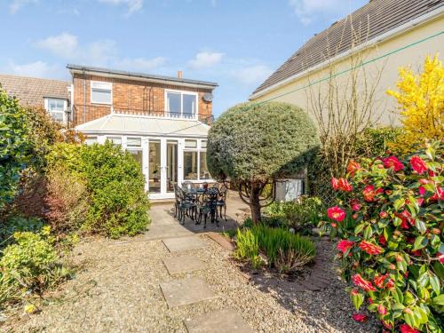 3 Bed in Seahouses 86834