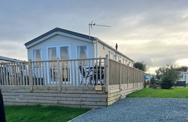 3 Bed New Lodge, Sleeps 4, Pets Welcome