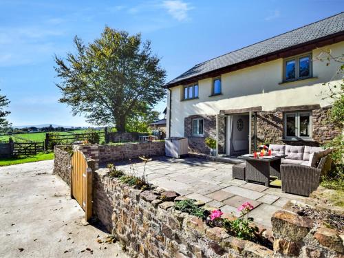 3 bed property in Winkleigh 66041