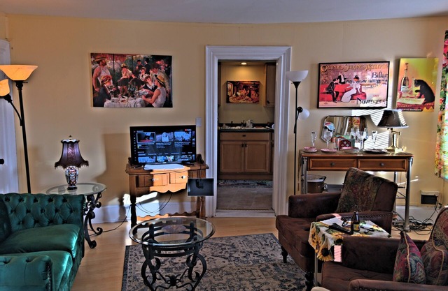 3 Bedrm. PH. Apt. 2nd floor walkup entire floor