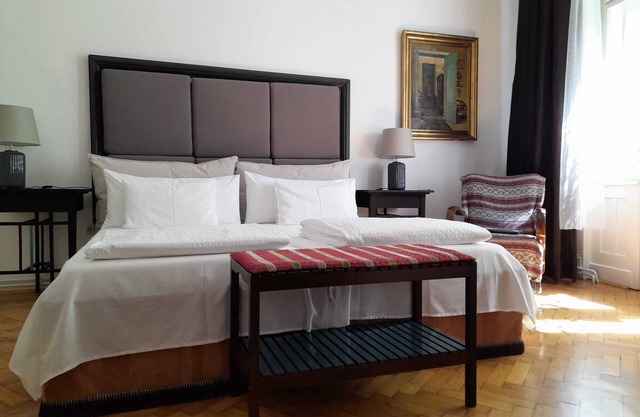 3 bedroom 2 bathroom baclony suite at Opera , personal welcome & private tours