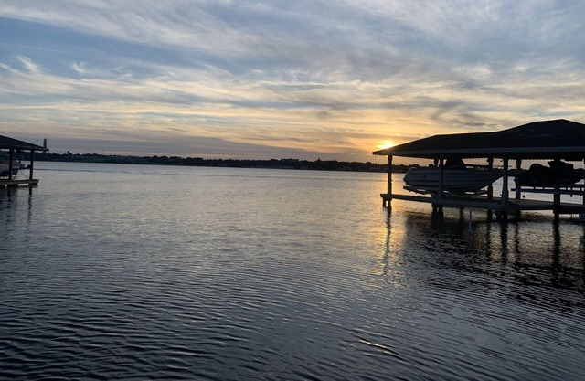 3 Bedroom 3 Bath Lake Clay Getaway with Beautiful Pool
