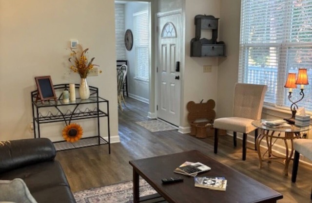 3-bedroom/3 Bath townhome in charming Wilmington. Quiet, Family and Dog Friendly