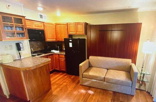 3-bedroom/3 baths/Vail/outdoor pool/sleeps 8 /2.00 trans. to Mt.nFull Kitchen