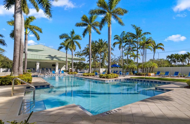 3 Bedroom/4 Bath Townhouse, Pool, Parking, & More!