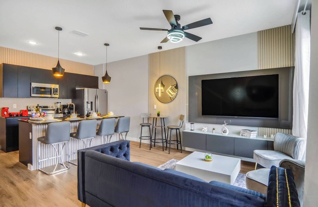 3 Bedroom 8 Miles from Disney Word