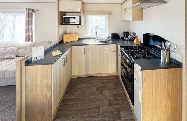 3 bedroom accommodation in Colchester