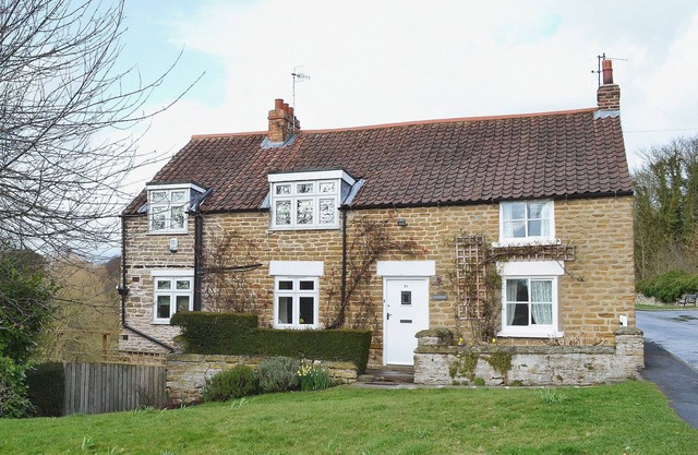 3 bedroom accommodation in East Ayton, near Scarborough