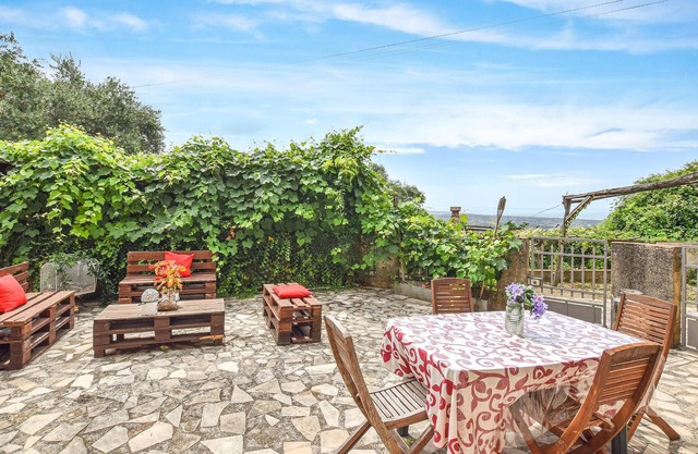 3 bedroom accommodation in Pietrasanta