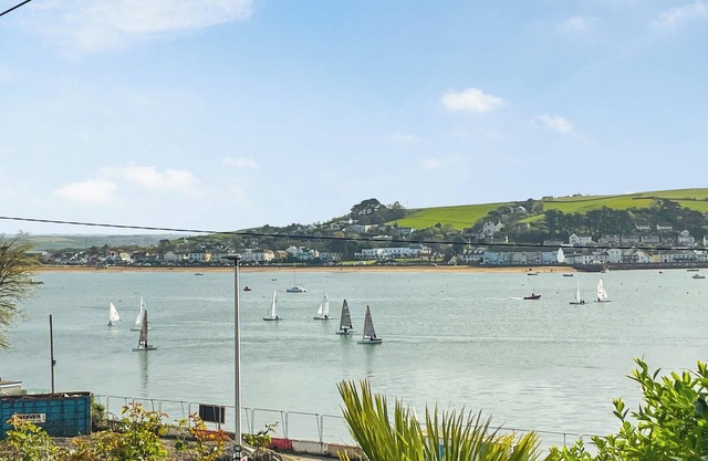 3 bedroom accommodation in Appledore