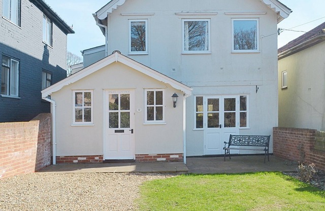 3 bedroom accommodation in Halesworth