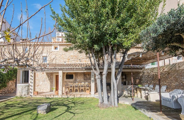 3 bedroom accommodation in Caimari