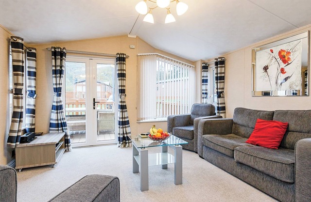 3 bedroom accommodation in Cheddar