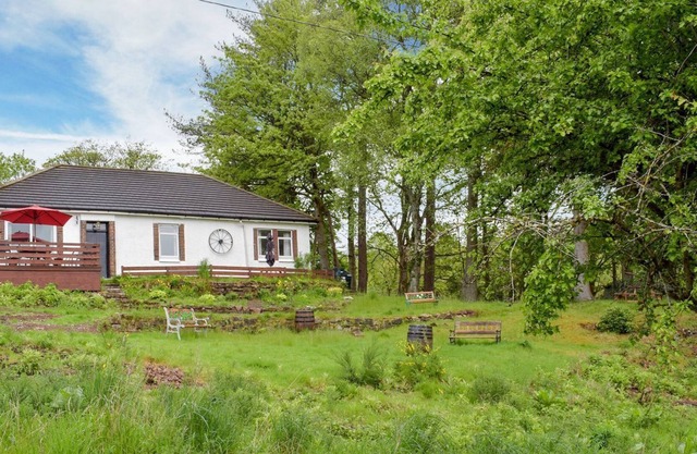 3 bedroom accommodation in Milngavie, near Glasgow