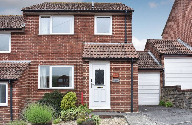 3 bedroom accommodation in Preston, near Weymouth