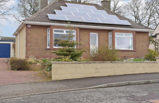 3 bedroom accommodation in Biggar