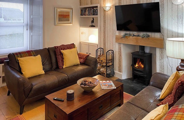 3 bedroom accommodation in Auchtermuchty, near Cupar