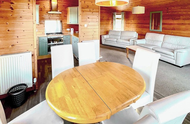 3 bedroom accommodation in Hayle