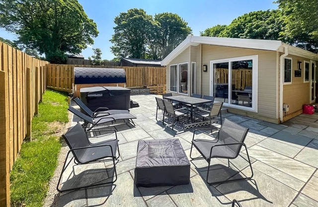 3 bedroom accommodation in Hayle
