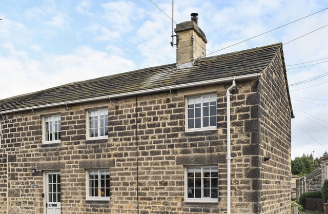 3 bedroom accommodation in Harewood, near Harrogate