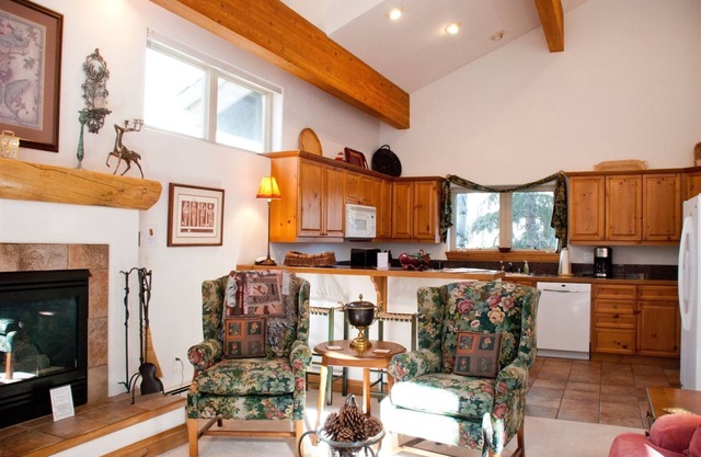 3 bedroom accommodation in Vail