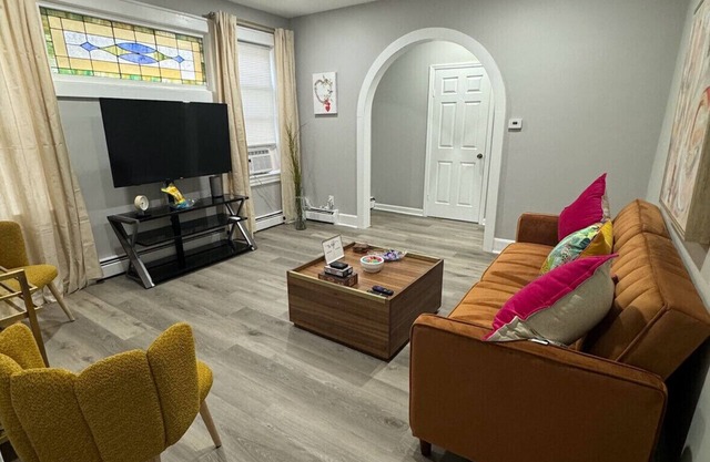 3 Bedroom Apartment near airport and New York City