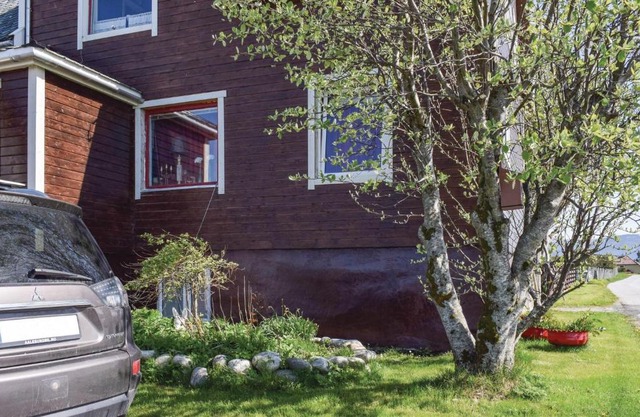 3 Bedroom Awesome Apartment In Giske