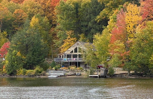 3 Bedroom cabin on South Pond in Stark NH