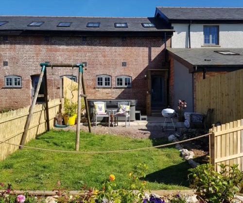 3 Bedroom Cottage - Hot Tub Garden Parking