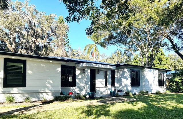 3-Bedroom Dog Lovers' Retreat in Charming Vero Beach
